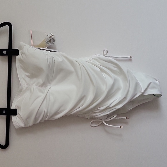 1601- Michael Kors Women's Swimsuit White Color Size 6 NWT - Picture 2 of 10